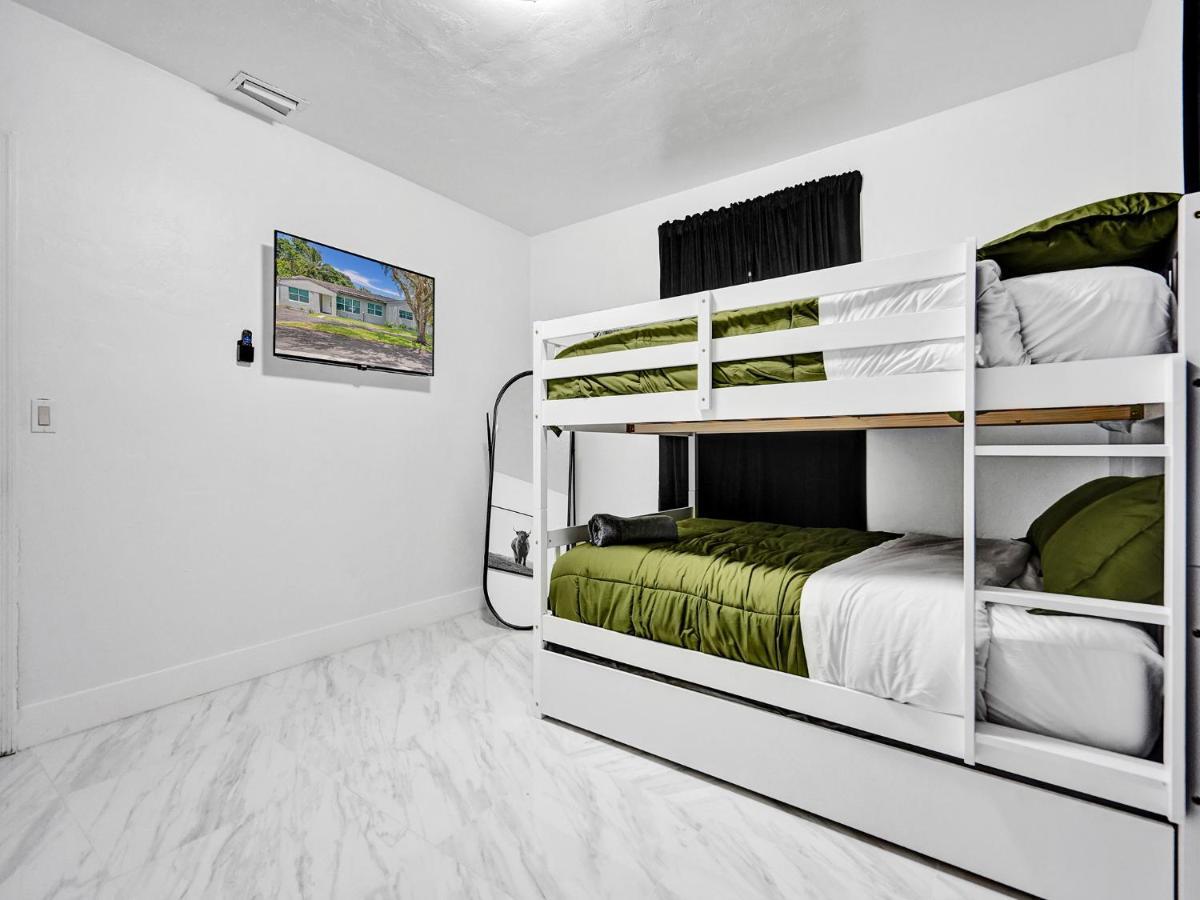 Villa Escape To Miami Retreat North Miami Beach Exterior foto